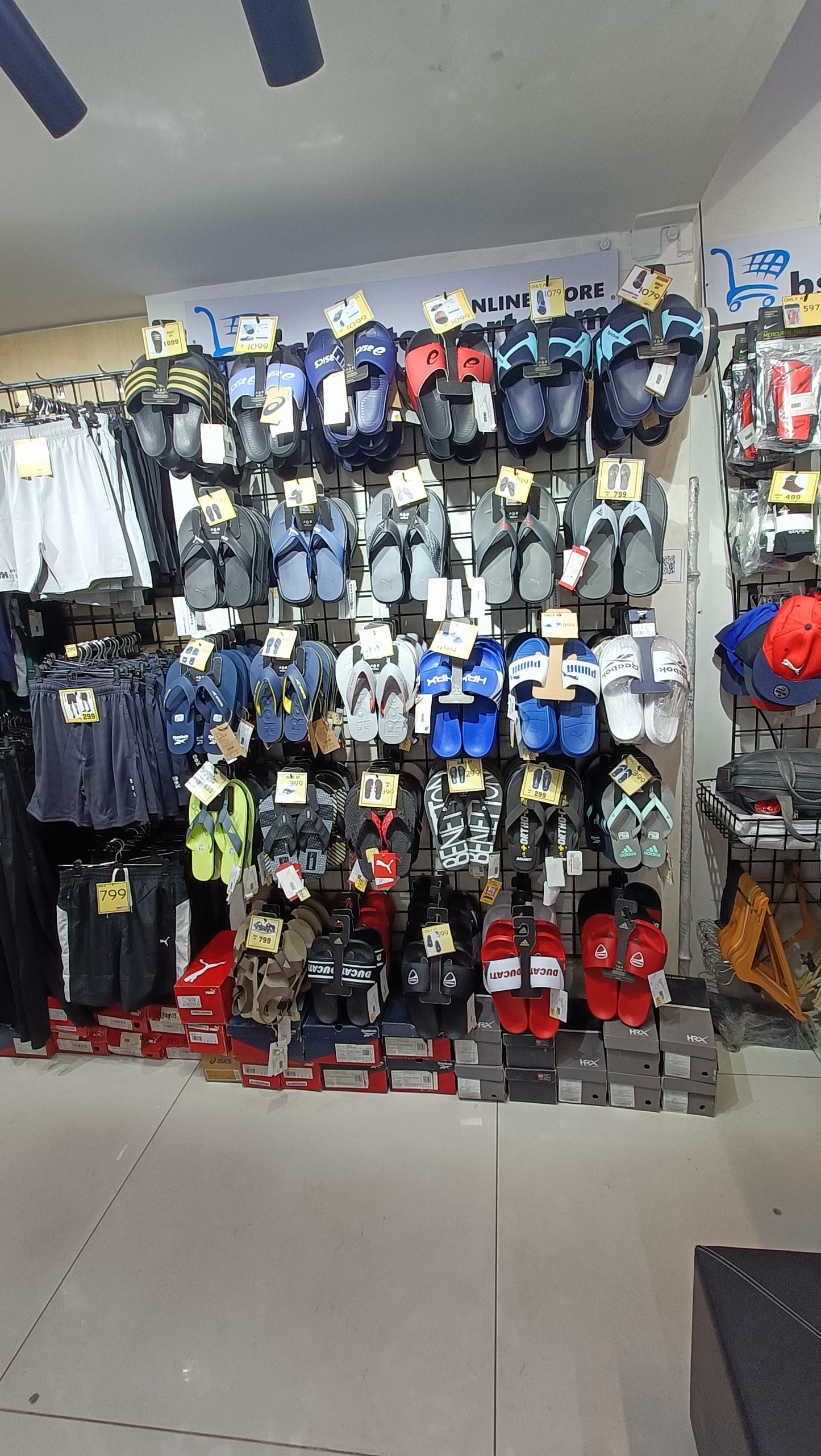 DUCATI SLIDE/FLIP-FLOP (BLACK)