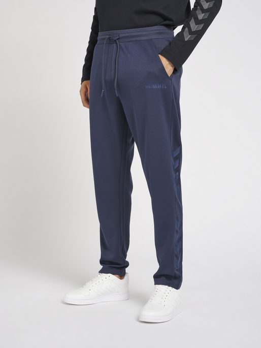 HUMMEL  POLY  TAPERED  TRACKPANT