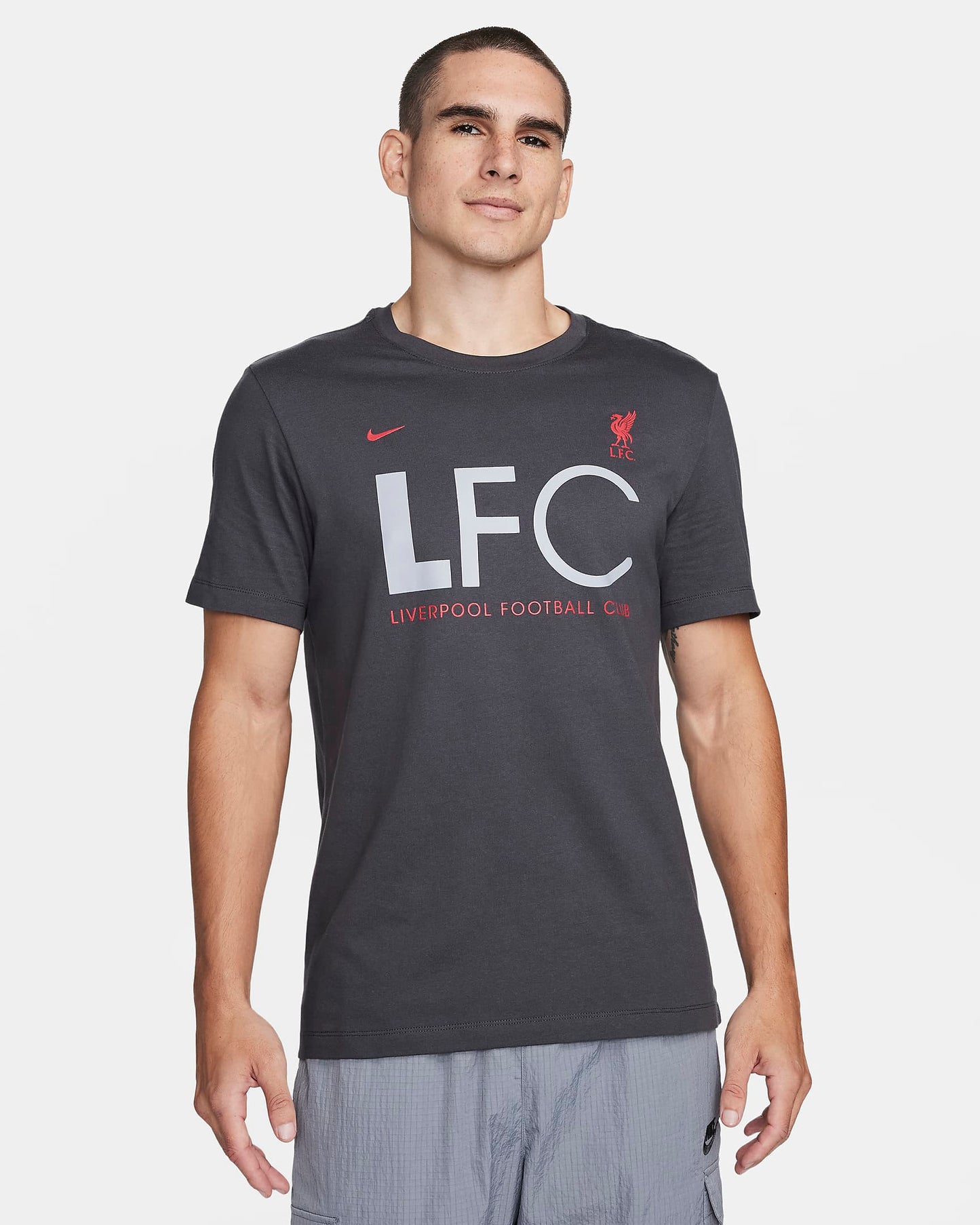 NIKE  MENS LFC NK SS  TYPOGRAPHIC PRINT REGULAR FIT CREW TSHIRT    - (FQ7129-060)